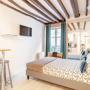  Apartment Ternes Cozy